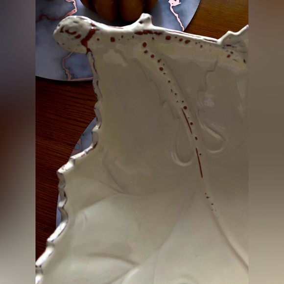 Large Leaf Serving Dish - Picture 2 of 5